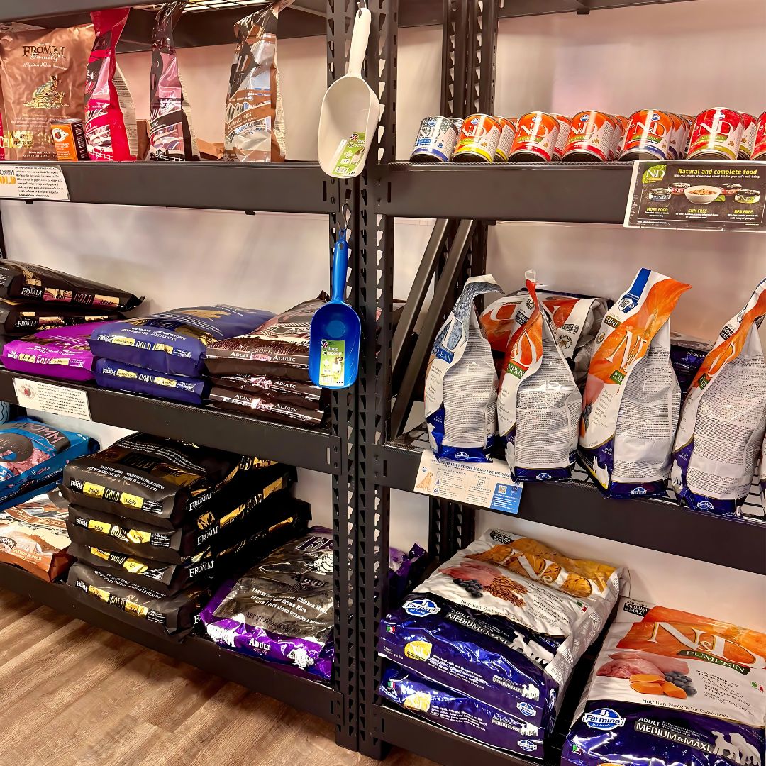 Healthy dog food and natural treats available at JUPdog